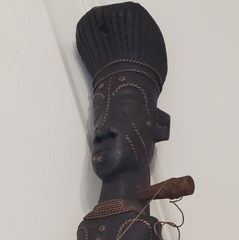 Handcrafted African Harp String Instrument - Picture 2 of 15